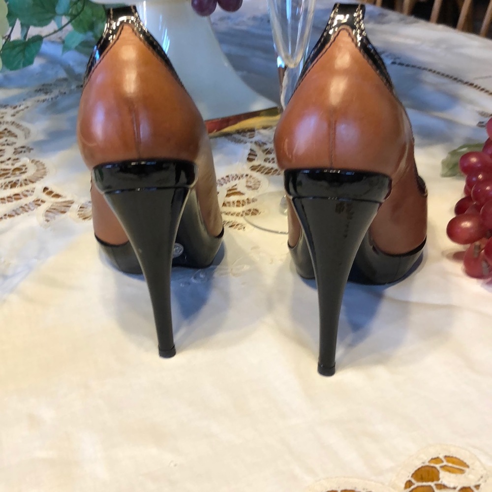 Dolce Gabbana Vero cuoio  Open Toe brown/ black color leather Heels. Size 39- 9” - Picture 6 of 16